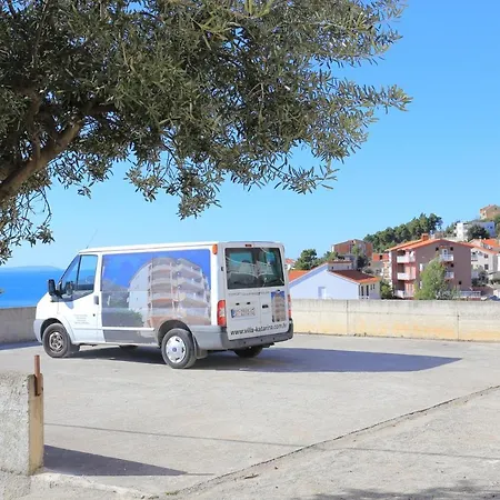 With A Parking Space Stanici, Omis - 2818 *