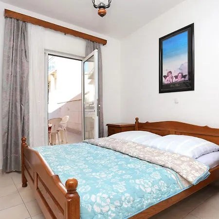 With A Parking Space Stanici, Omis - 2818 Apartment Tice