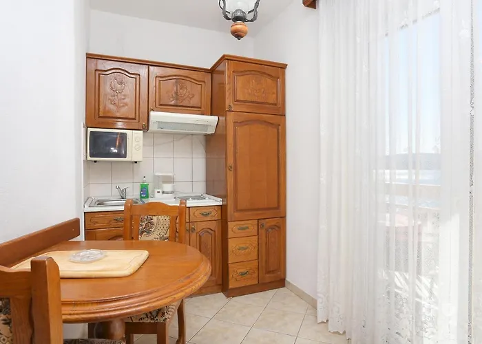 With Parking Space Stanici, Omis - 2818 Apartamento *